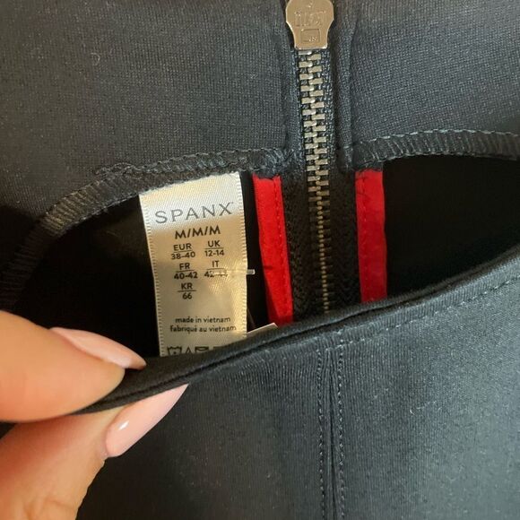 Spanx The Perfect Fit & Flare Dress - Picture 4 of 16